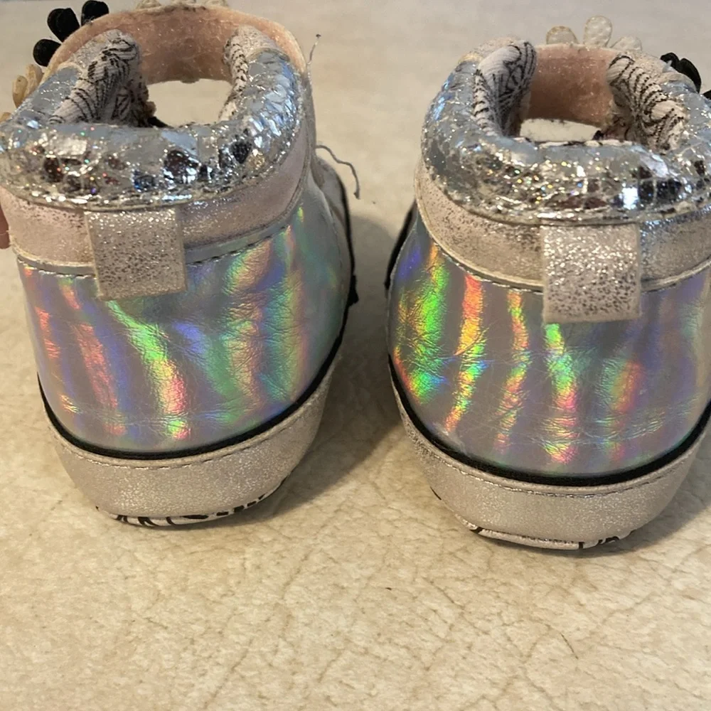 0-6M soft high top sneakers